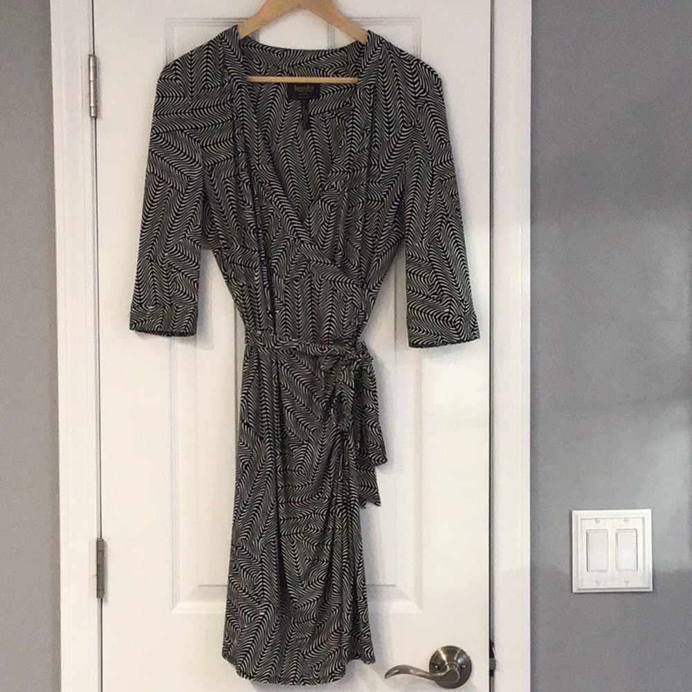 LAUNDRY GEOMETRIC WRAP DRESS SMALL PETITE